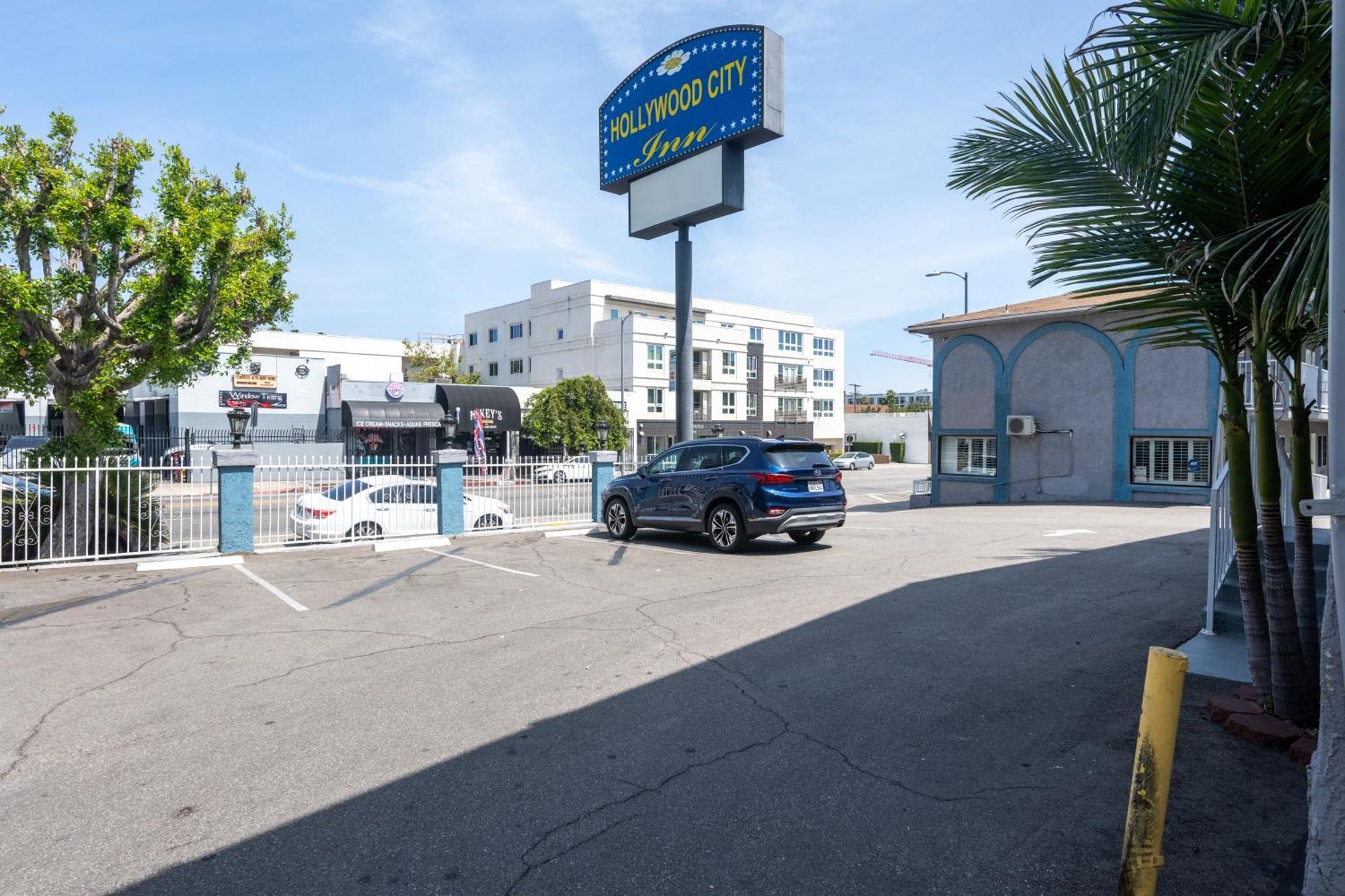 Hollywood City Inn — Photos 1